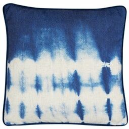 Lucy square cushion